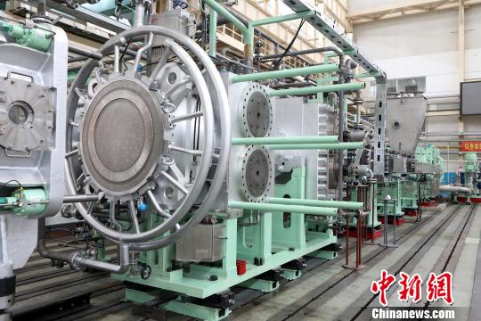 中國造國內最大聚丙烯擠壓造粒機組在遼寧大連出廠
