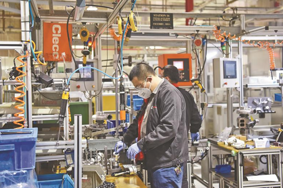 2020年化學原料和制品制造業產能利用率為74.5%